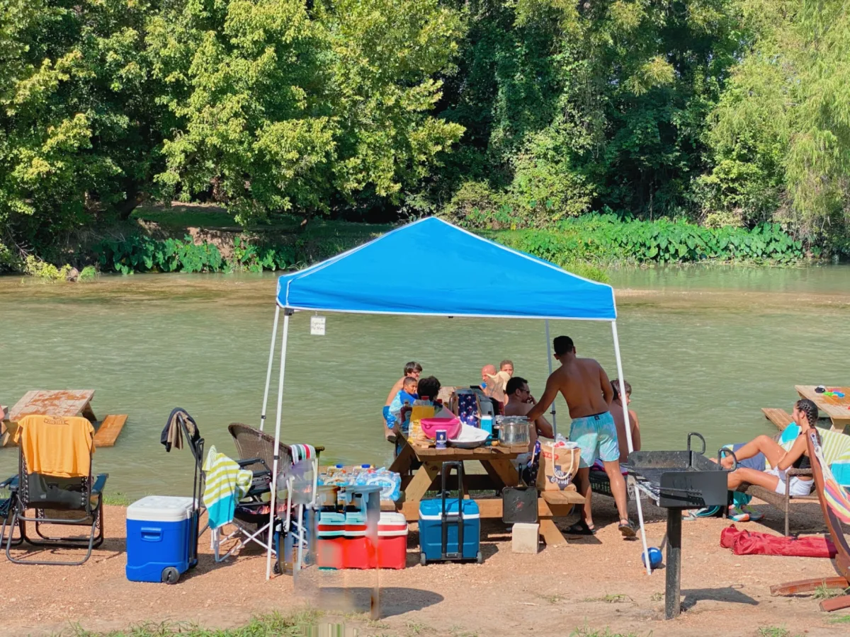booking-sidebar-picnic-riverside.webp