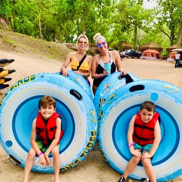 Moms and kids ready to tube
