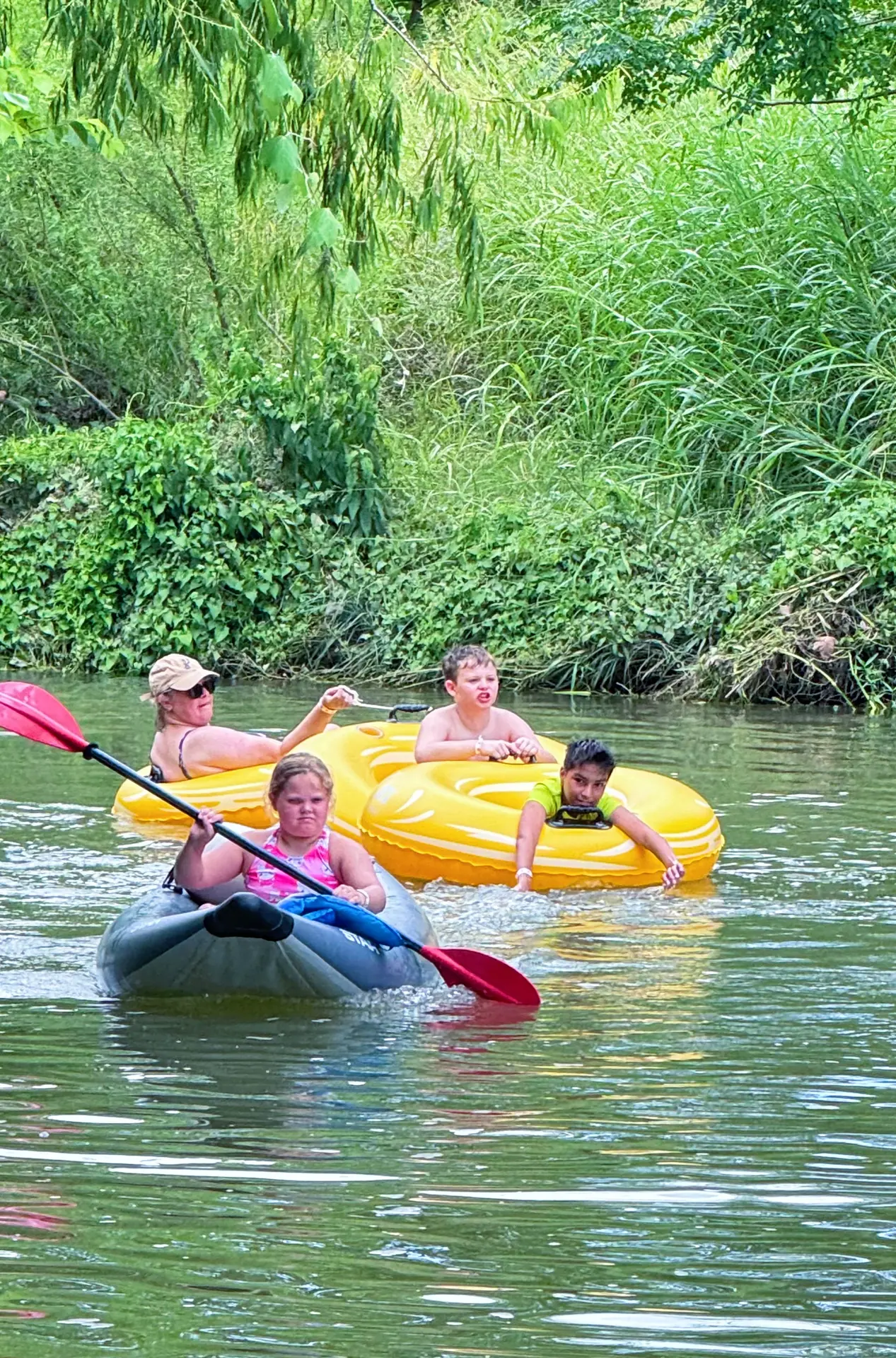 kayak-family-tubing.webp