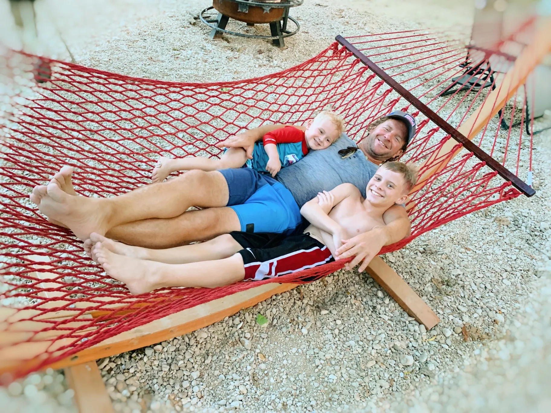 sb-family-hammock.webp